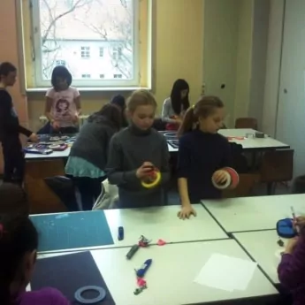 tape-art-workshop-in-5klasse-berlin-e1447851776224