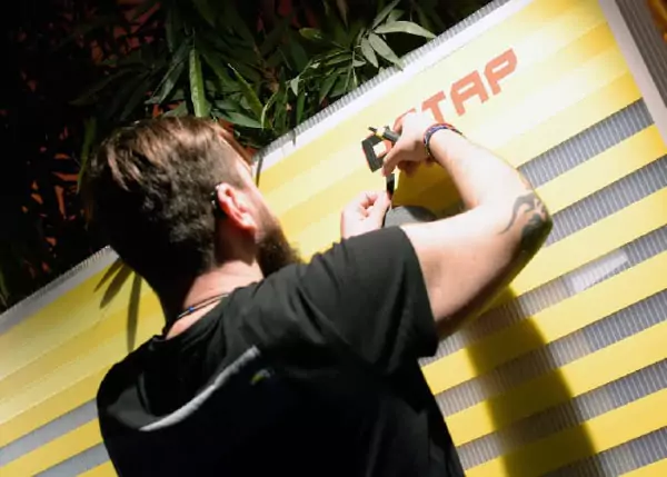 Tape artist at work-Live paintig- Dortmund 2016