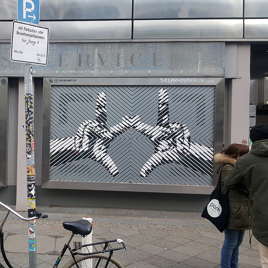 The Haus- Berlin Art Bang- Logo- two hands- tape street art- Selfmadecrew 2017