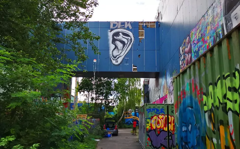 ear-graffiti-nsa-field-station-Devil's-Mountain-street-art-ostap-2016