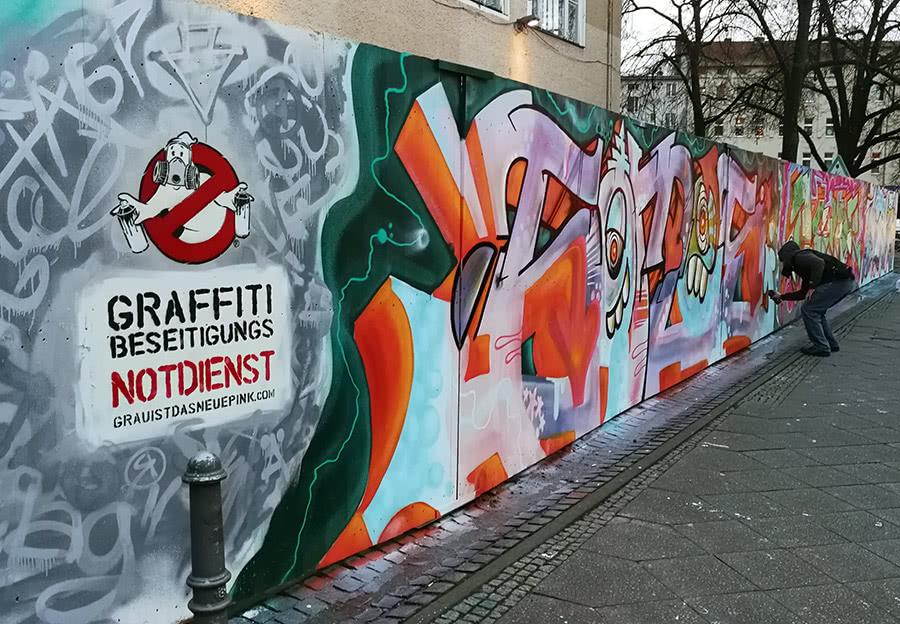 Graffiti removal emergency service- stencil graffiti by Ostap- Berlin 2018