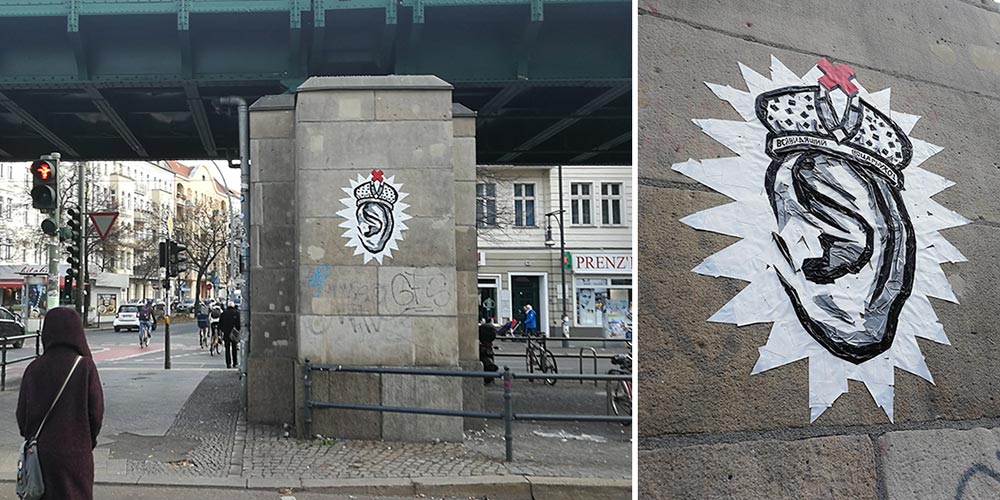Selfie (Ohr)- Klebeband-Street-Art in Berlin