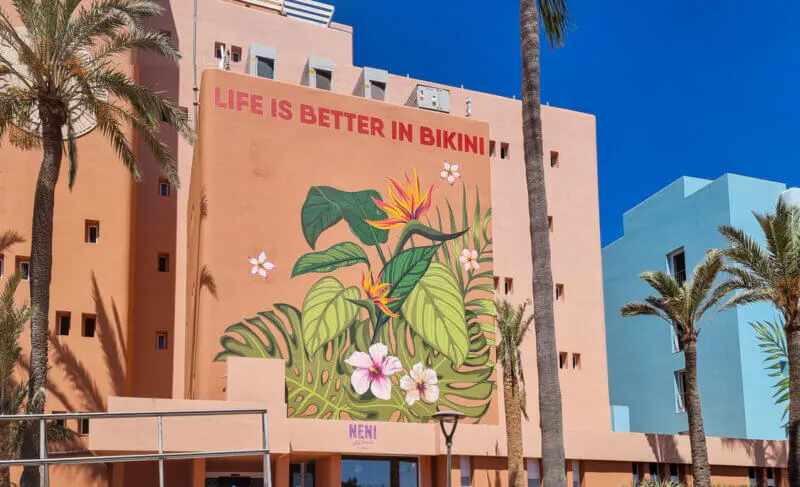 Completed mural artwork on the façade 1- closeup